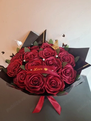Buchet trandafiri de satin 