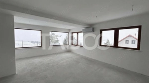 Casa de vanzare independenta energetic teren 550 mp zona  Sura Mare  - imagine 4