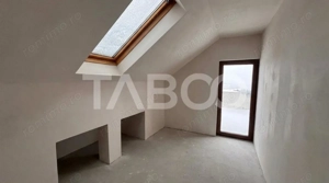 Casa de vanzare independenta energetic teren 550 mp zona  Sura Mare  - imagine 12