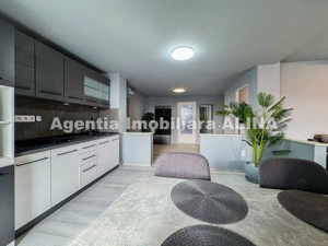 Apartament LA CHEIE, cu 4 camere in Deva, zona Balcescu, 80 mp, decomandat. - imagine 2
