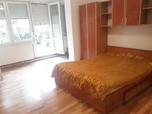 Apartament  decomandat, la parter, 3 camere, pivnita, garaj ,gradinuta  - imagine 2