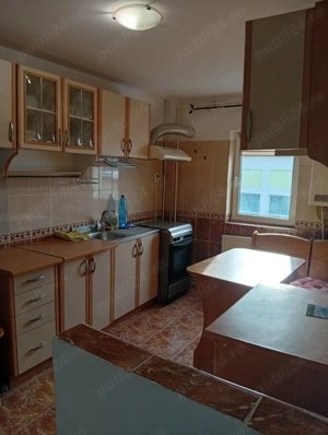 Închiriez ap 2 cam pret de garsonieră !!!!! - imagine 2