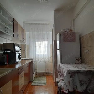 Ofer spre chirie Apart 2 cam ,et 3 ,pietonal ,250 euro  - imagine 3