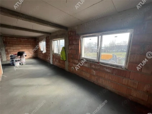 Casa individuala 4 camere 2 bai teren 300 mp zona Sura Mica Sibiu - imagine 2