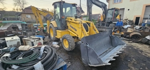  Buldoexcavator Komatsu WB93R - imagine 3