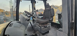  Buldoexcavator Komatsu WB93R - imagine 4