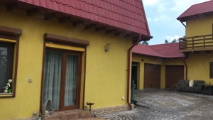 casa de vanzare , zona foarte linistita , frumos amenajata ! - imagine 2