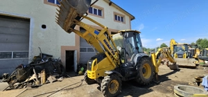  Buldoexcavator Komatsu WB93R  an 2021 - imagine 15