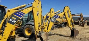  Buldoexcavator Komatsu WB93R  an 2021 - imagine 11