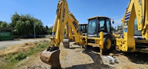  Buldoexcavator Komatsu WB93R  an 2021 - imagine 9