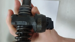 Vand Injectoare Passat B6,2.0TDI, cod motor BMP  - imagine 4