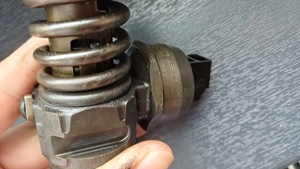 Vand Injectoare Passat B6,2.0TDI, cod motor BMP  - imagine 5