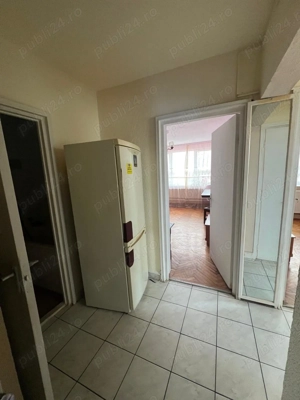 Vand apartament 2 camere,Romanilor,centrala pe gaz, decomandat