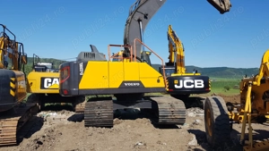 Excavator pe șenile Volvo EC 220 E - imagine 11