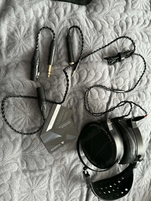 Vând căști Audeze LCD X, cablu balansat, earpads din piele, model 2025 - imagine 3