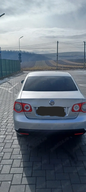 Volkswagen Jetta - imagine 4