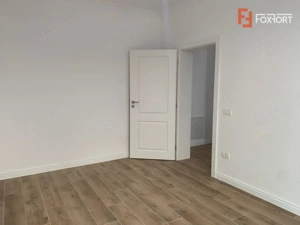 Apartament cu 3 camere si curte de 58 mp - Dumbravita - imagine 2