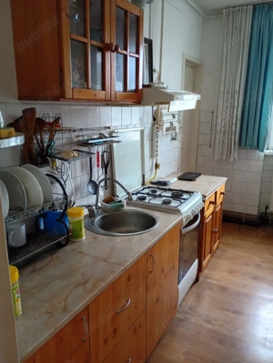 Vând apartament 3 camere, living și boxa - imagine 3