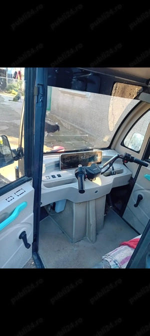 Vînd triciclu electric.