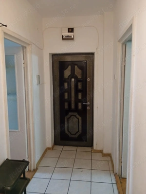 Vând apartament 3 camere, living și boxa - imagine 8