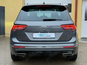 Volkswagen Tiguan R-LINE - 2.0 Bi-TDI   240cp   4x4   DSG   Bord digital   Keyless   Pano   Camera  - imagine 3