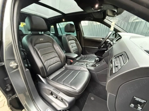 Volkswagen Tiguan R-LINE - 2.0 Bi-TDI   240cp   4x4   DSG   Bord digital   Keyless   Pano   Camera  - imagine 16
