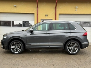 Volkswagen Tiguan R-LINE - 2.0 Bi-TDI   240cp   4x4   DSG   Bord digital   Keyless   Pano   Camera  - imagine 6