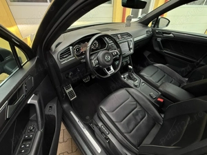 Volkswagen Tiguan R-LINE - 2.0 Bi-TDI   240cp   4x4   DSG   Bord digital   Keyless   Pano   Camera  - imagine 8