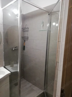 închiriez apartament cu trei camere în zona Vest  - imagine 4