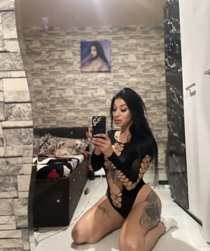 Buna fac deplasări si show web  Videoclipuri W0W 