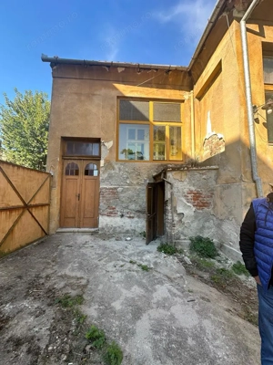 De vanzare casa nemteasca, demisol+parter, zona Balcescu - imagine 5