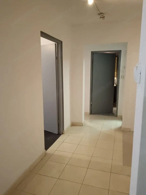 3 cam dec 2 bai parter centrala proprie inalt cu balcon zona cetatii - imagine 2