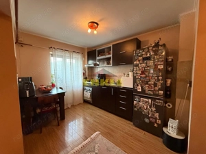 De vânzare / Închiriere – Apartament 3 camere decomandat - imagine 6