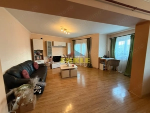 De vânzare / Închiriere – Apartament 3 camere decomandat