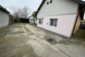 De vânzare-2 case pe același teren