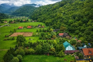 In cartea de povesti a Pietrei Craiului, ansamblu turistic in circuit,Plaiul Foii