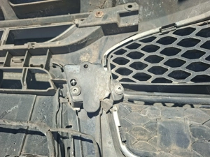 Bara față q5 2010, cu defect !  - imagine 3