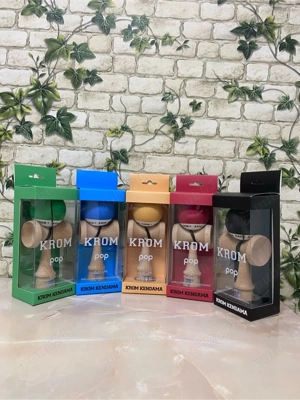 Kendama Krom Pop cu bila mata, rubber grip si balance hole