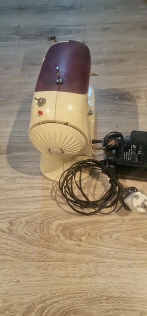 Mașină de cusut  - imagine 4