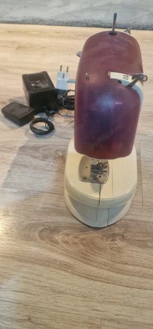 Mașină de cusut  - imagine 2