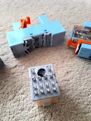 Releu comanda automatizari cu soclu Comat Releco 24V 5A 4 poli - imagine 5