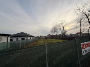 Ofer spre chirie Teren in Horia ,910 MP 18,50 ML deschidere ,300 euro  luna  - imagine 5