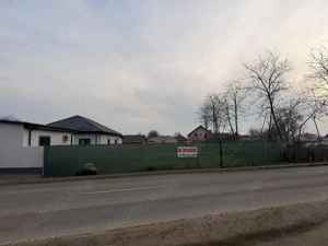 Ofer spre chirie Teren in Horia ,910 MP 18,50 ML deschidere ,300 euro  luna 