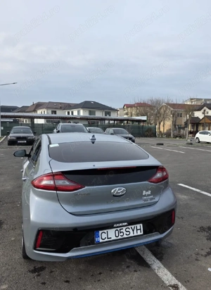 Hyundai ioniq Full Hybrid - imagine 5