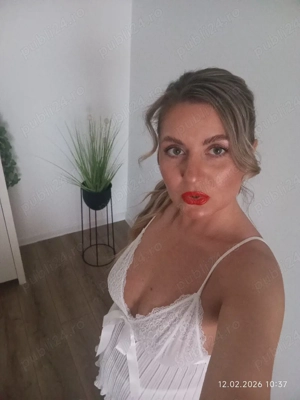 Blonda ta perfectă,cu ochii verzi, 100% reală!