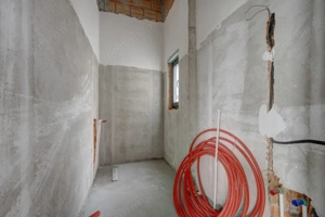 Casa se preda finisata - 4 bai - 3 dormitoare - curte - parcare -  metrou Păcii  - imagine 11