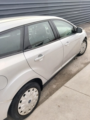 Vând schimb Ford  - imagine 4