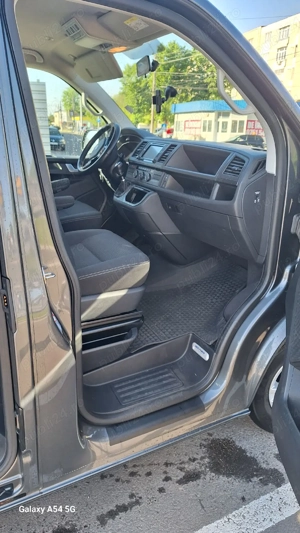 Vand VW Multivan T6 2018 150cp - imagine 17