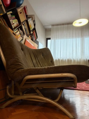 Canapea Mobexpert cu structura metalica si saltea cu tesatura reiat maro inchis si bumbi  .