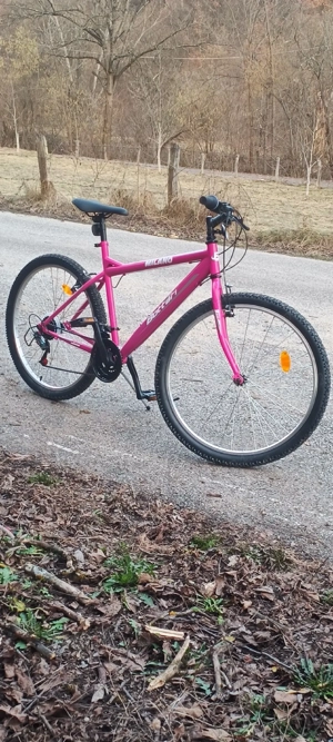 Vând bicicletă damă  MTB 26 oțel 18 viteze,V-bake roz